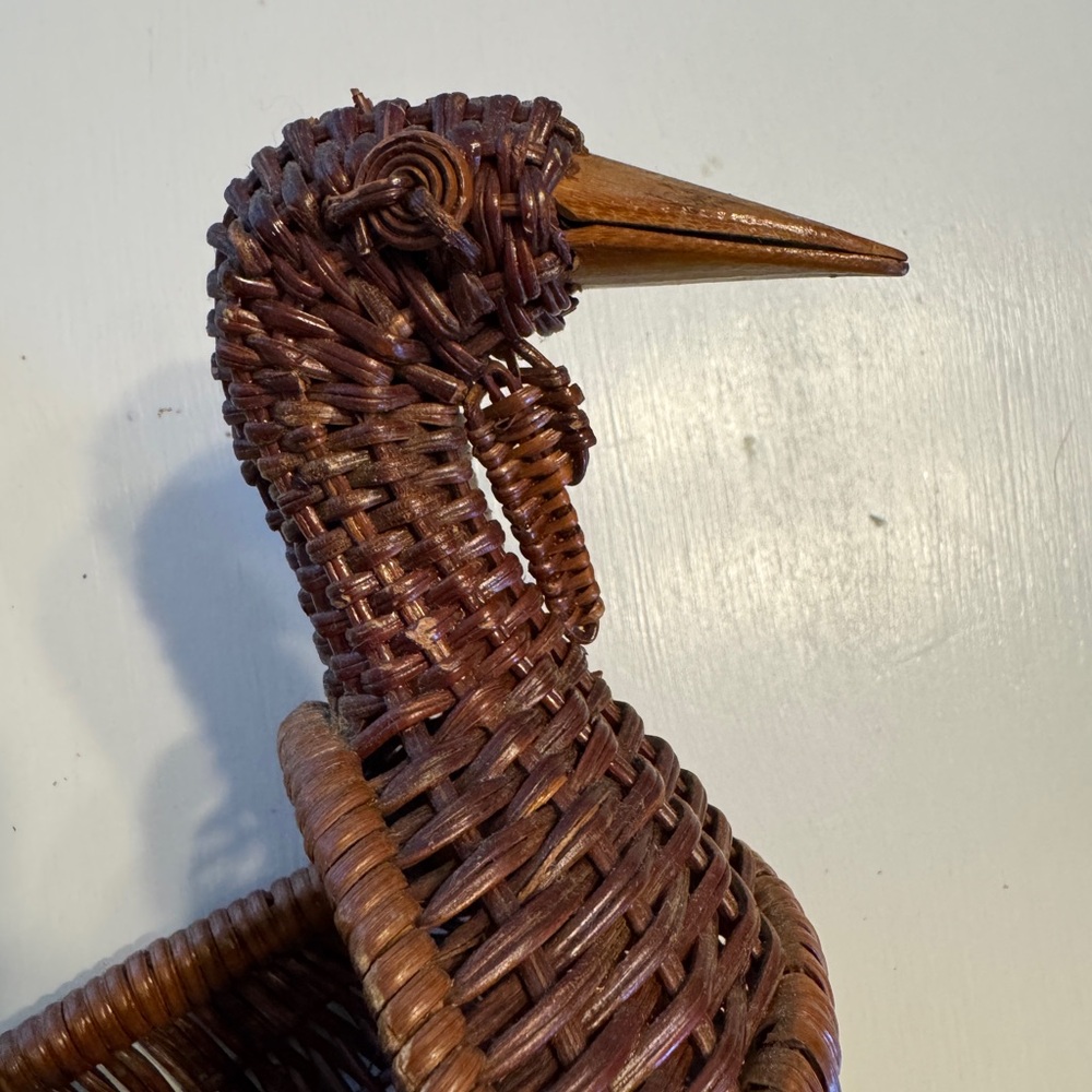 Vintage Brown Wicker/Rattan Duck/Chicken Basket - Picture 5 of 5